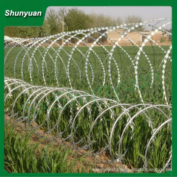 Hot dipped galvanized razor barbed wire/bto-22 razor wire/concertina razor wire